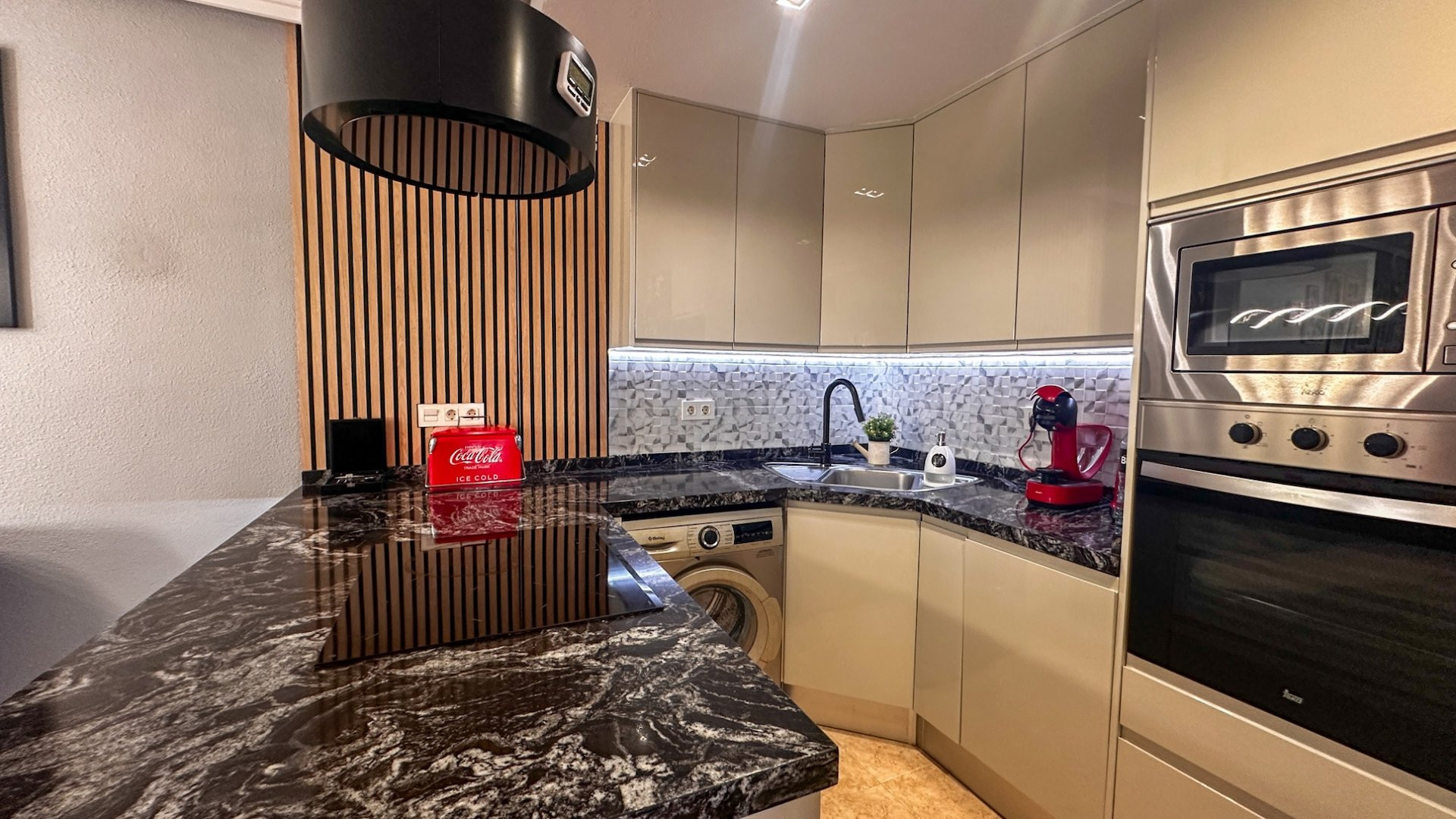 Apartment in Torrevieja - Image 2