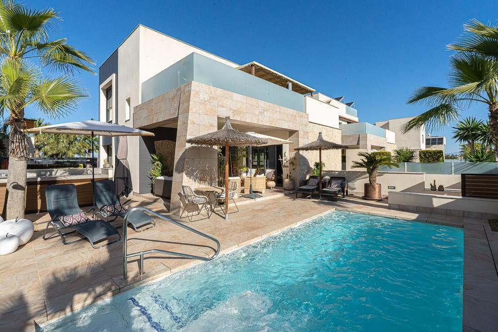 Villa in Benejuzar - view 1