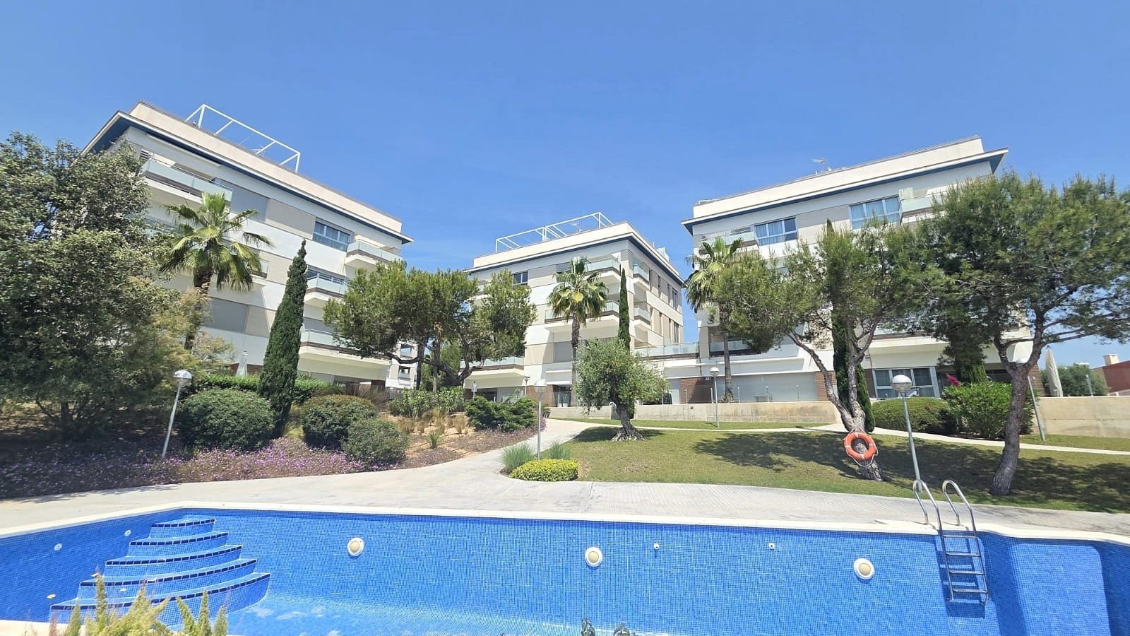 Apartment in Villamartin - view 1