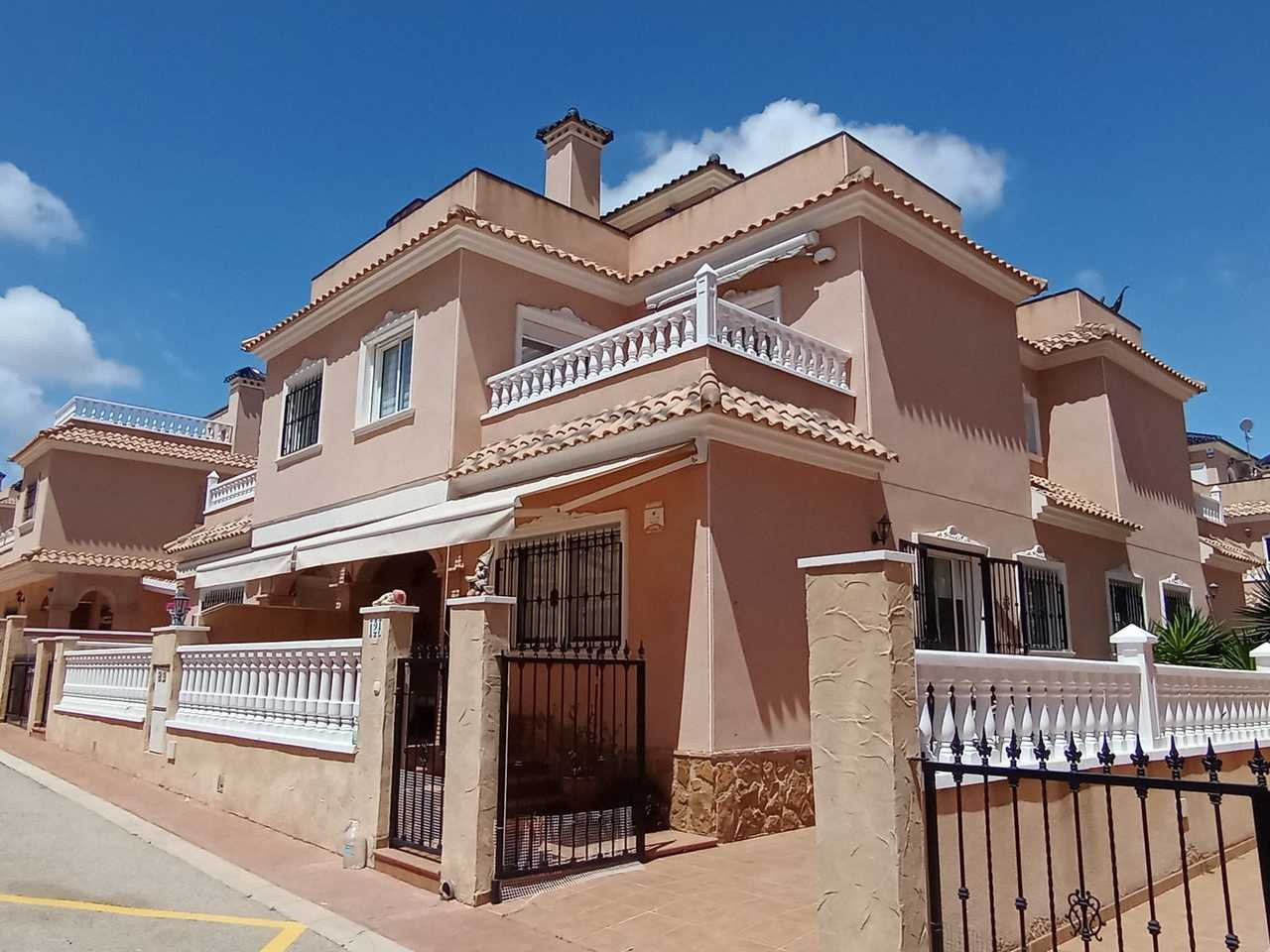 House in Los Dolses - view 1