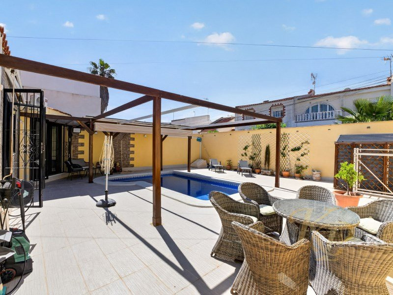 Villa in Torrevieja - Image 3