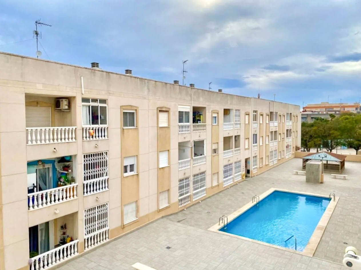 Apartment in Torrevieja - view 1