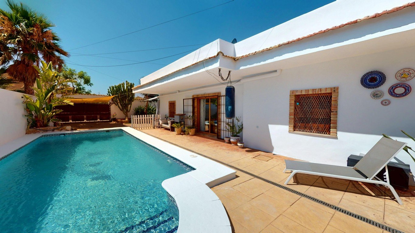 Villa in Los Alcazares - view 1