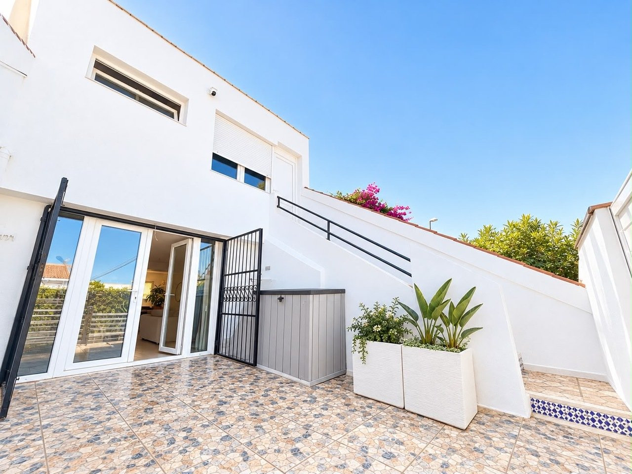 House in Alicante - view 1