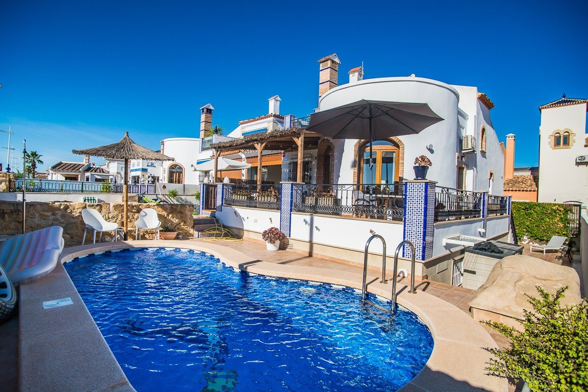 Villa in Algorfa - view 1