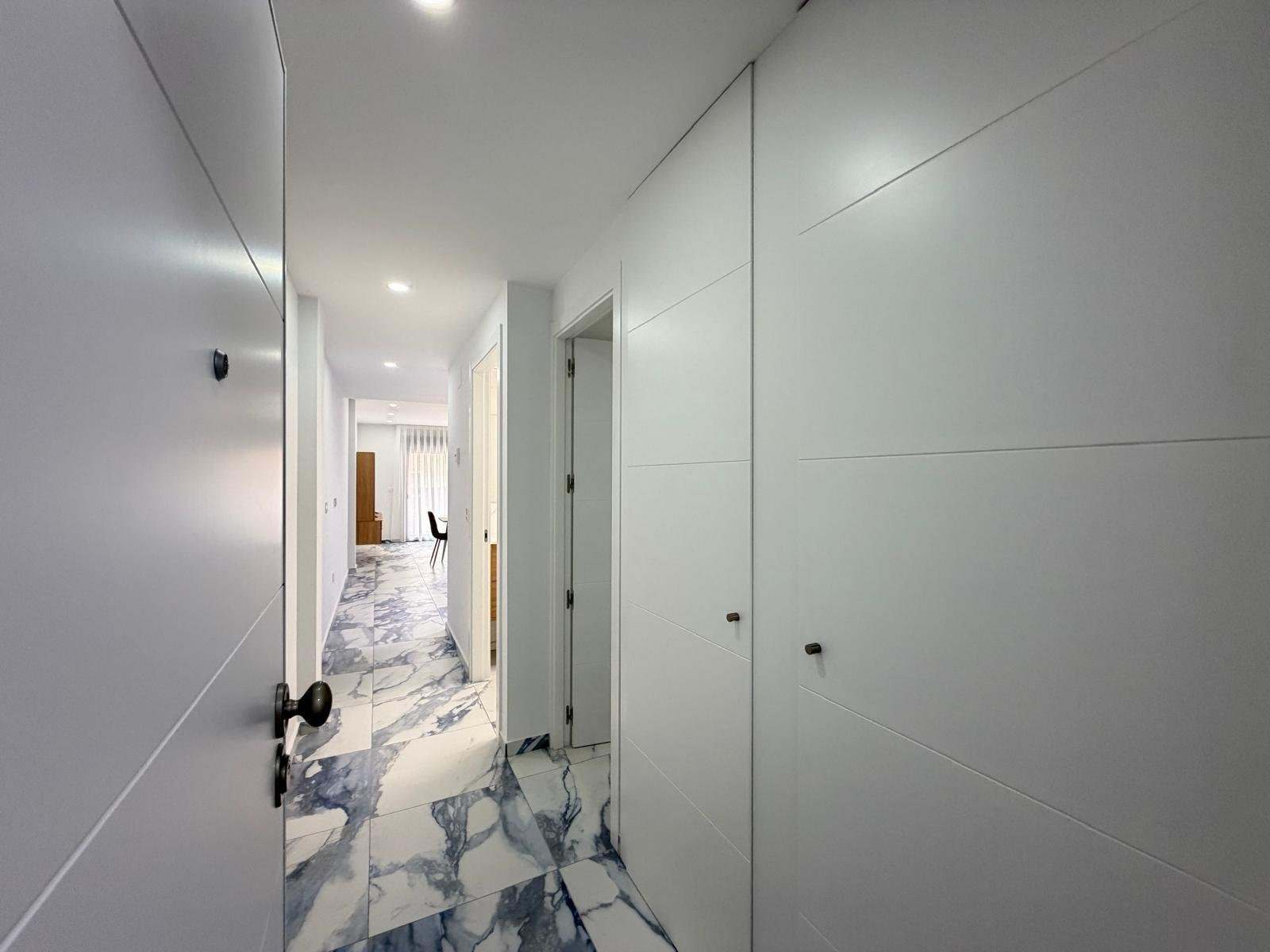 Apartment in Torrevieja - Image 2
