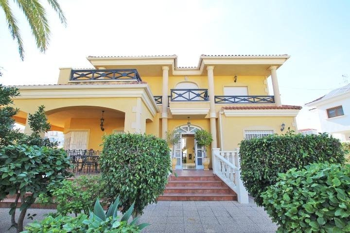 Villa in Elche - Image 2