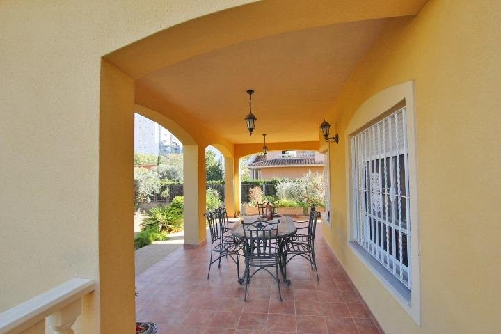 Villa in Elche - Image 4
