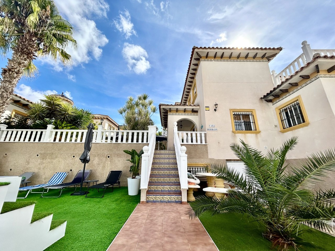 Villa in Villamartin - view 1