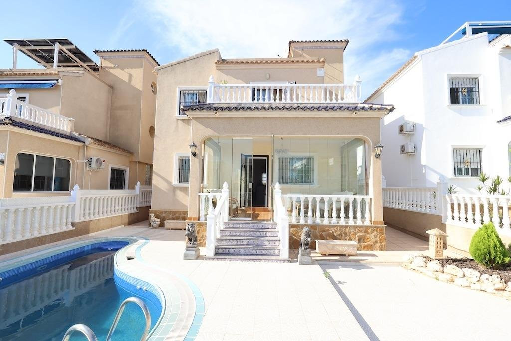 Villa in Urbanizacion los Balcones - view 1