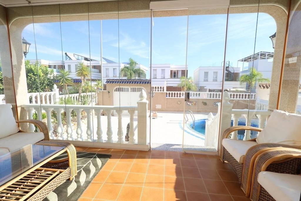 Villa in Urbanizacion los Balcones - Image 2