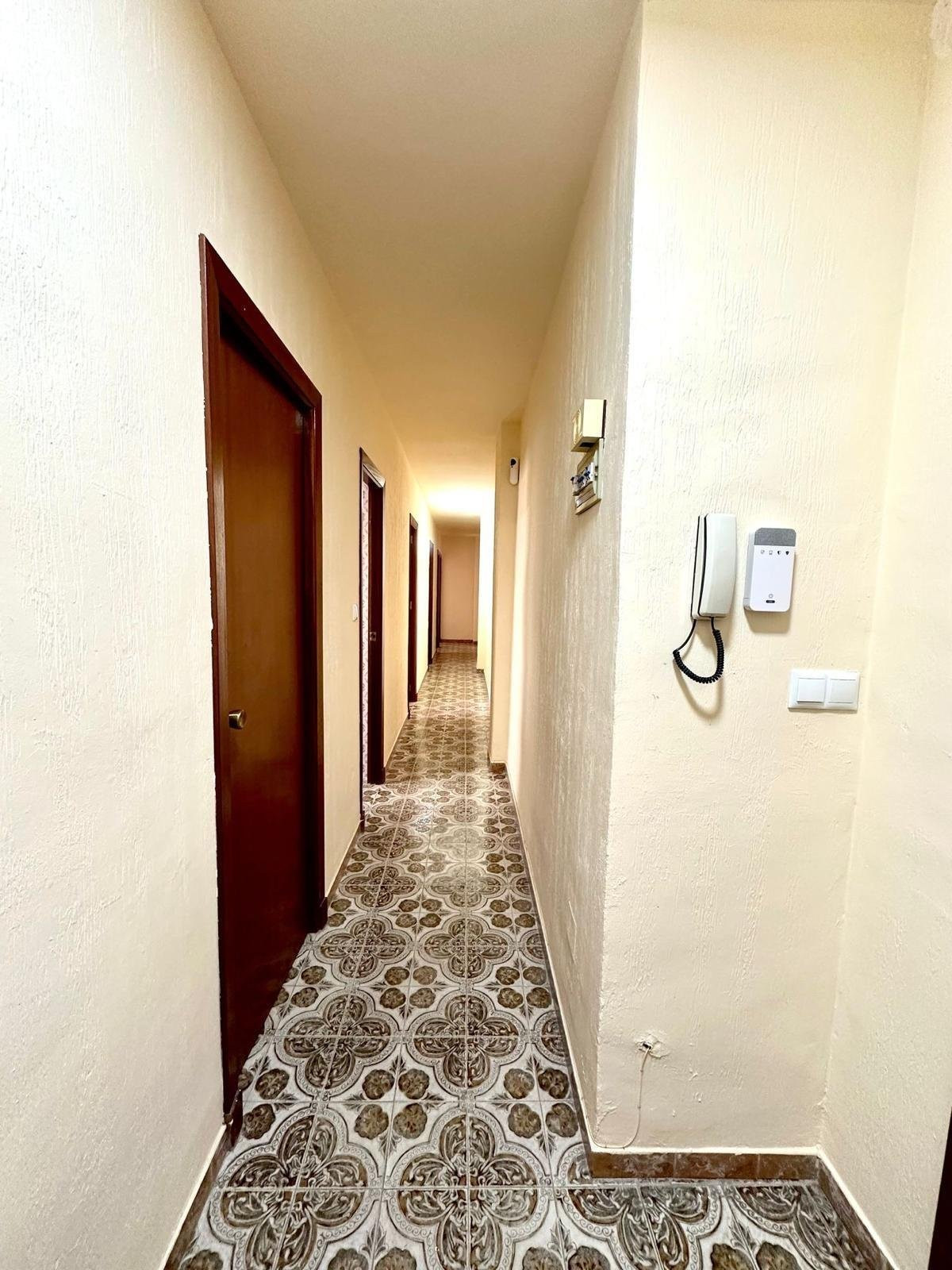 Apartment in Torrevieja - Image 2
