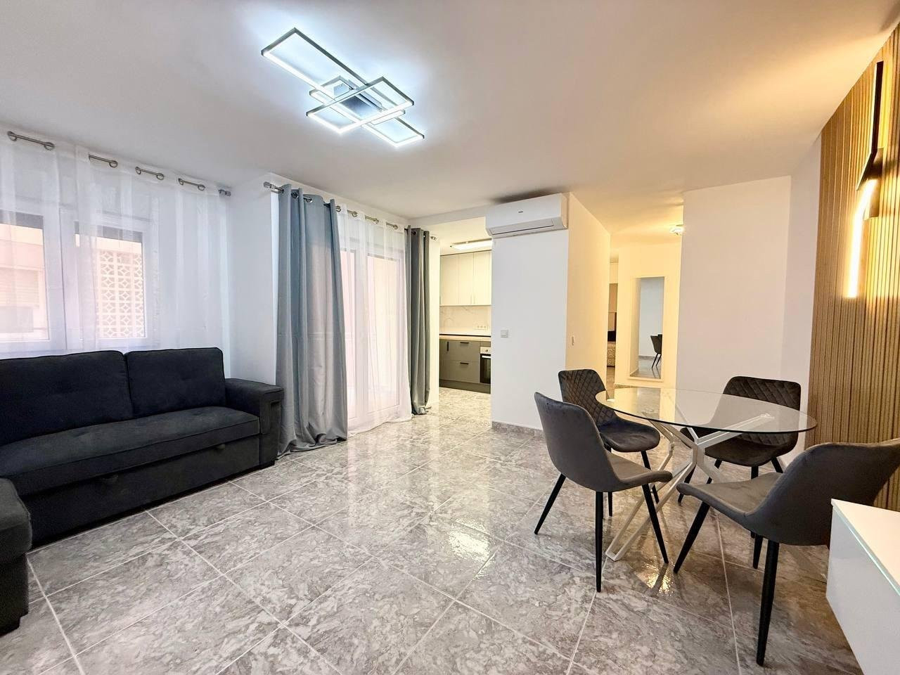 Apartment in Torrevieja - Image 2