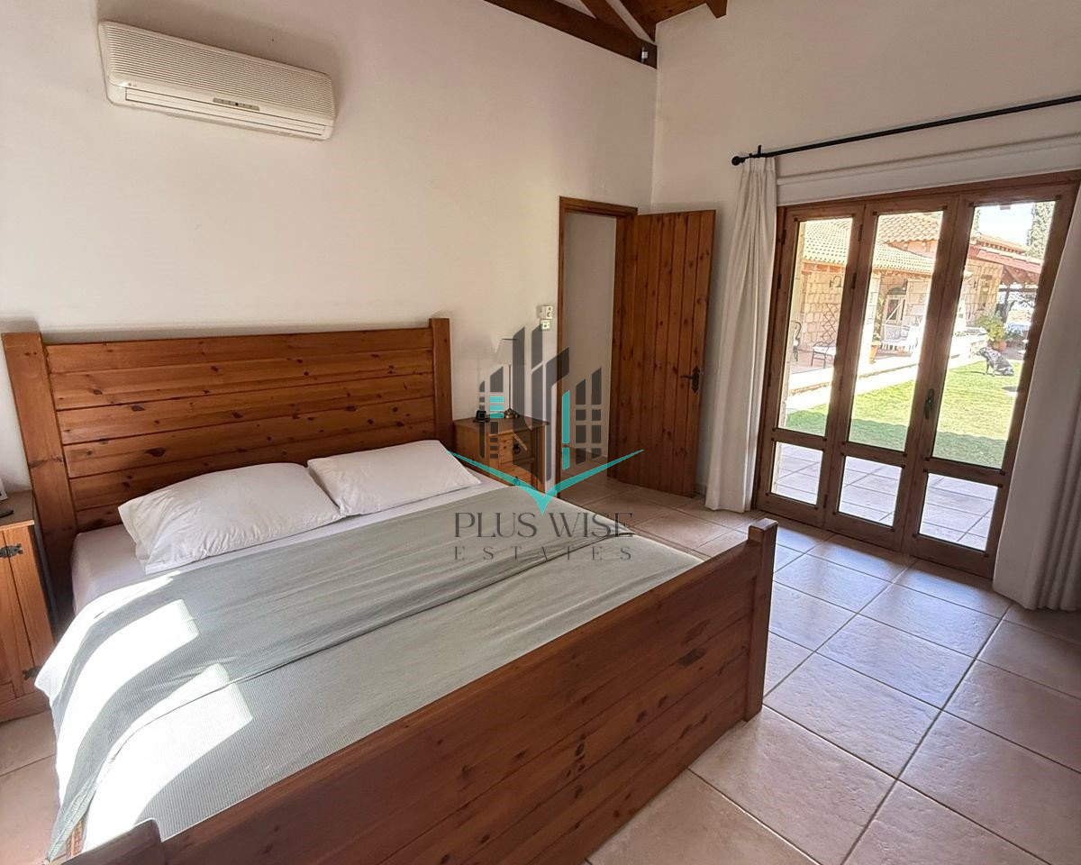 House in Kiti - Image 3