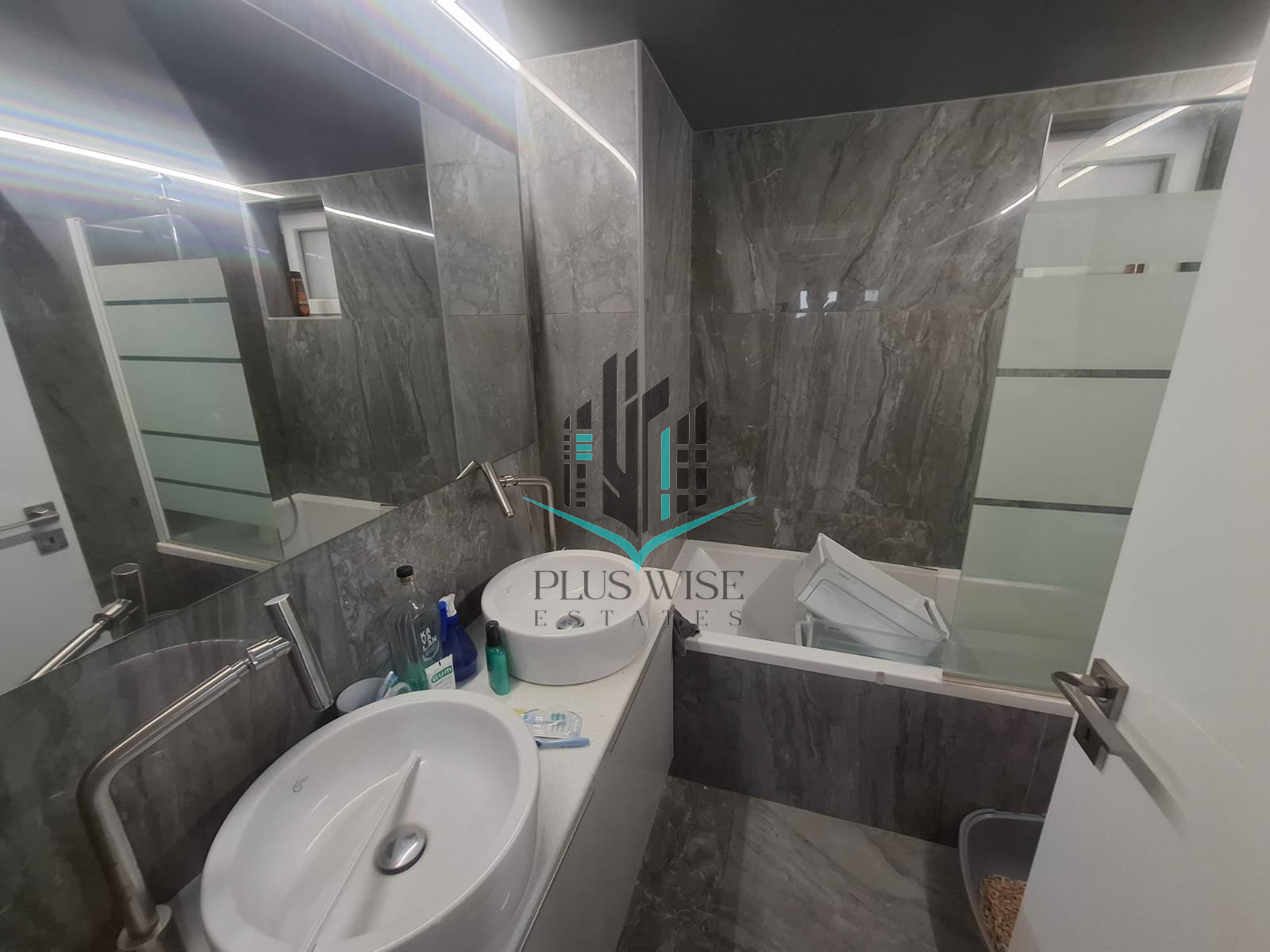 Apartment in Pomos - Image 3