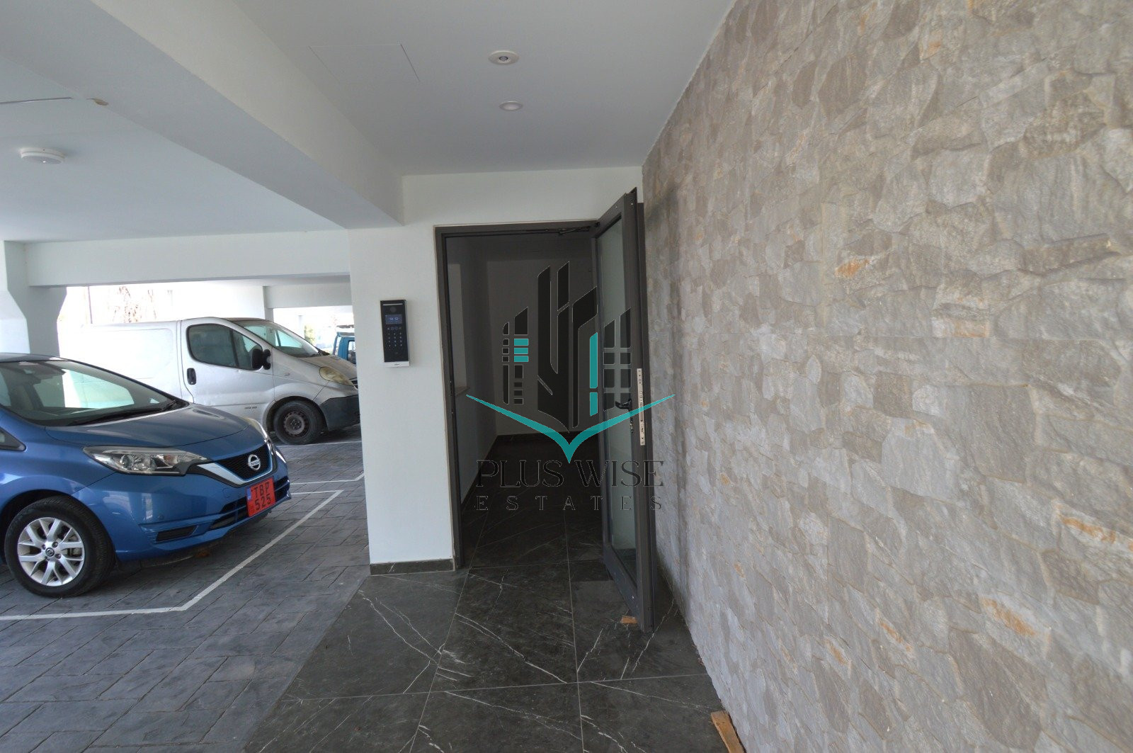 Apartment in Chrysopolitissa - Image 5