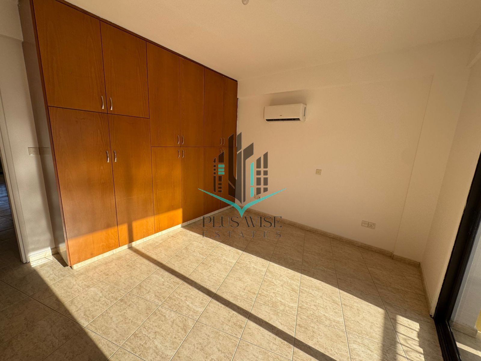 Apartment in Larnaca Marina - Image 5