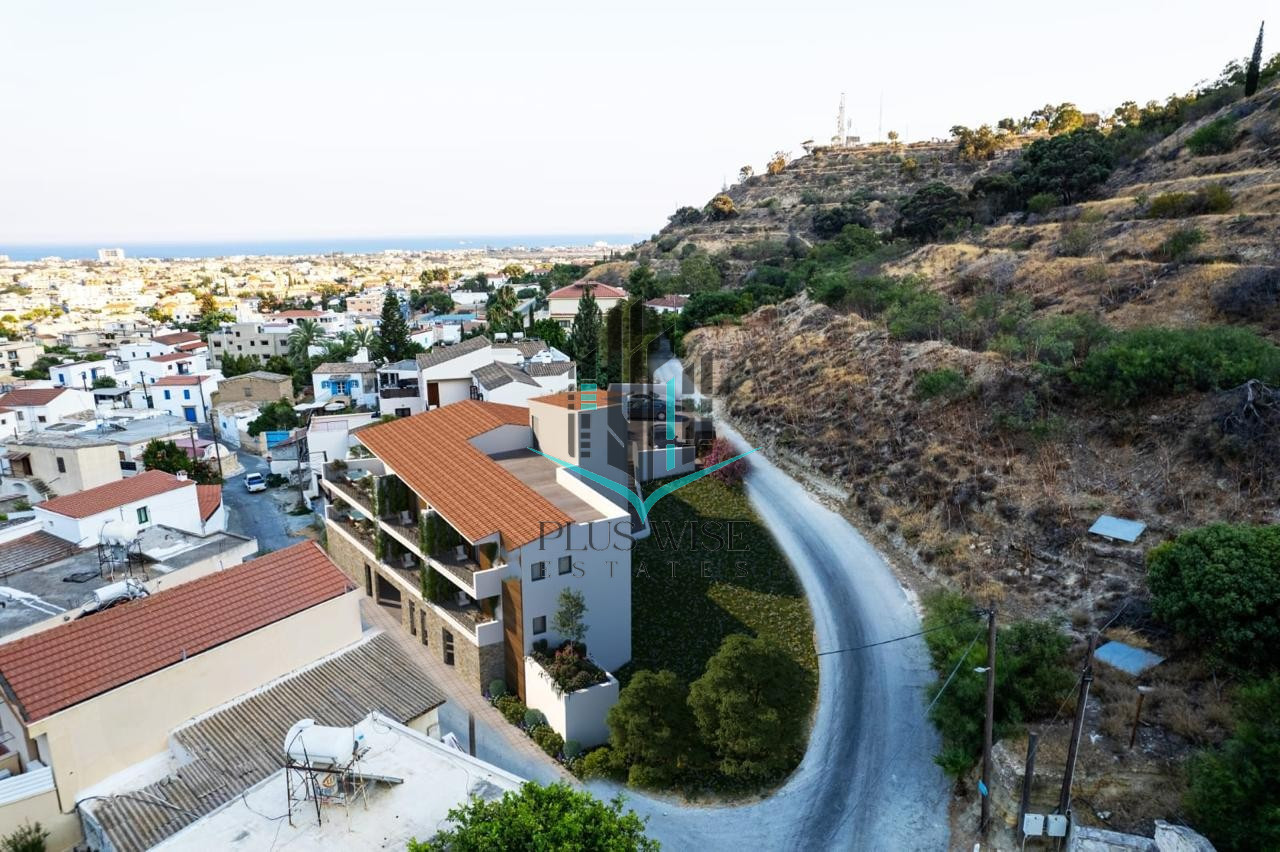 Apartment in Oroklini - Image 3