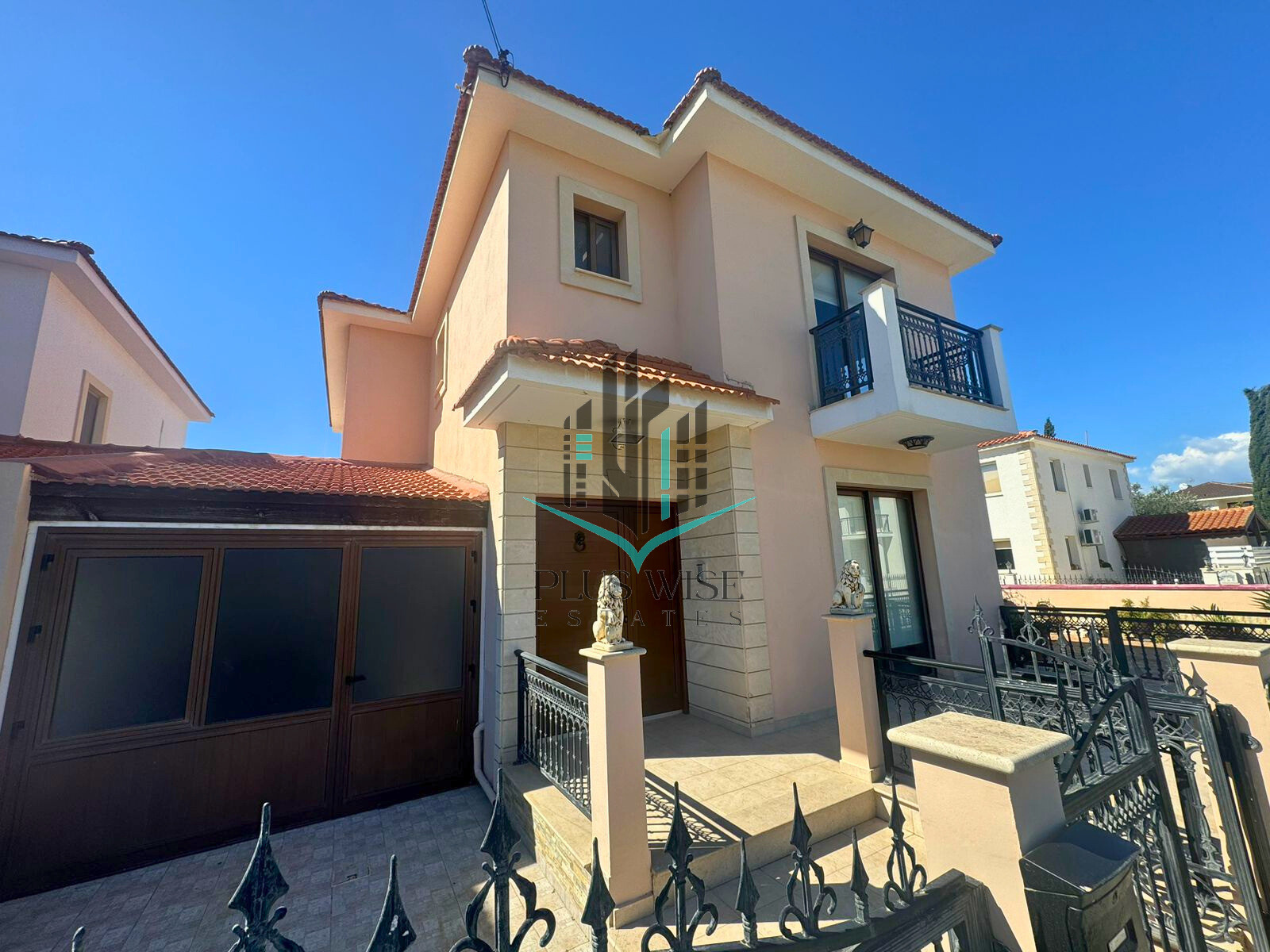 Villa in Kiti - view 1