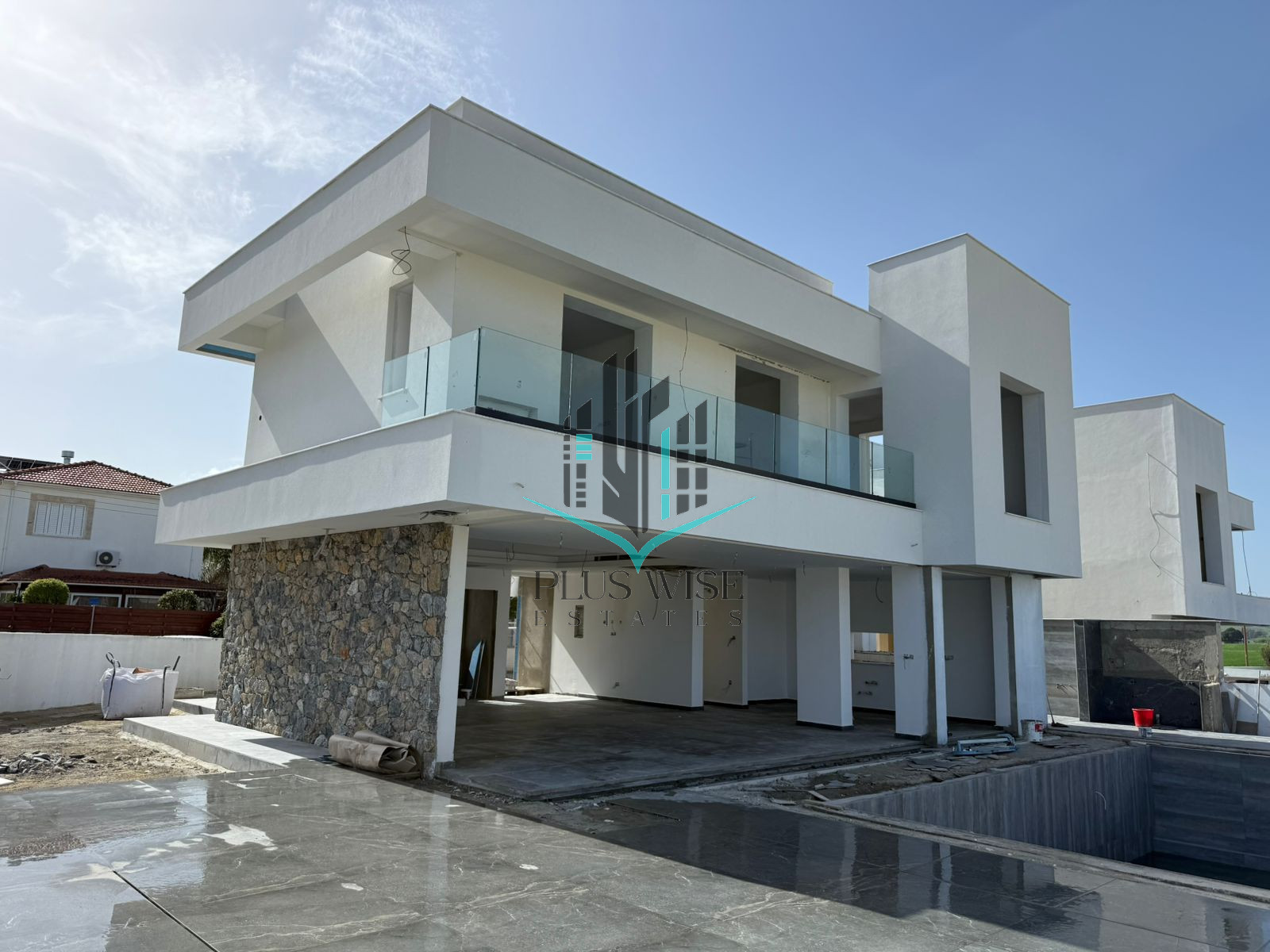 Villa in Pyla - view 1