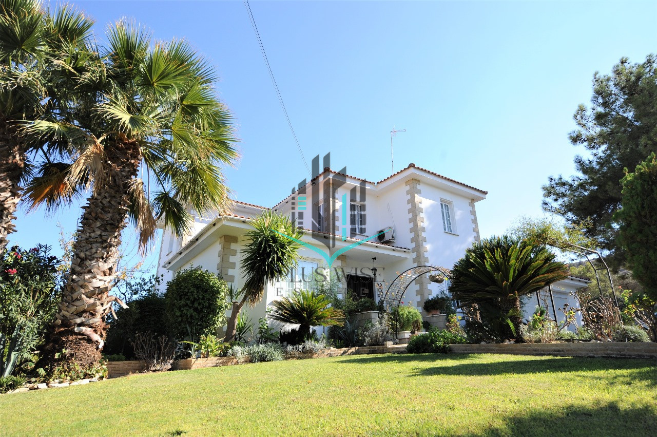 Villa in Agia Anna - view 1