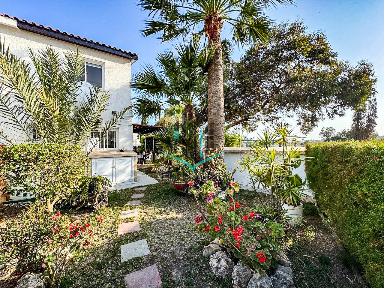 Villa in Meneou - view 1