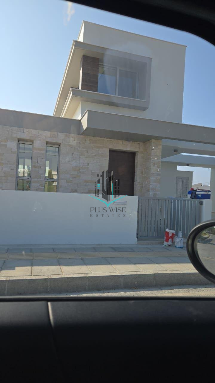 Villa in Oroklini - Image 5