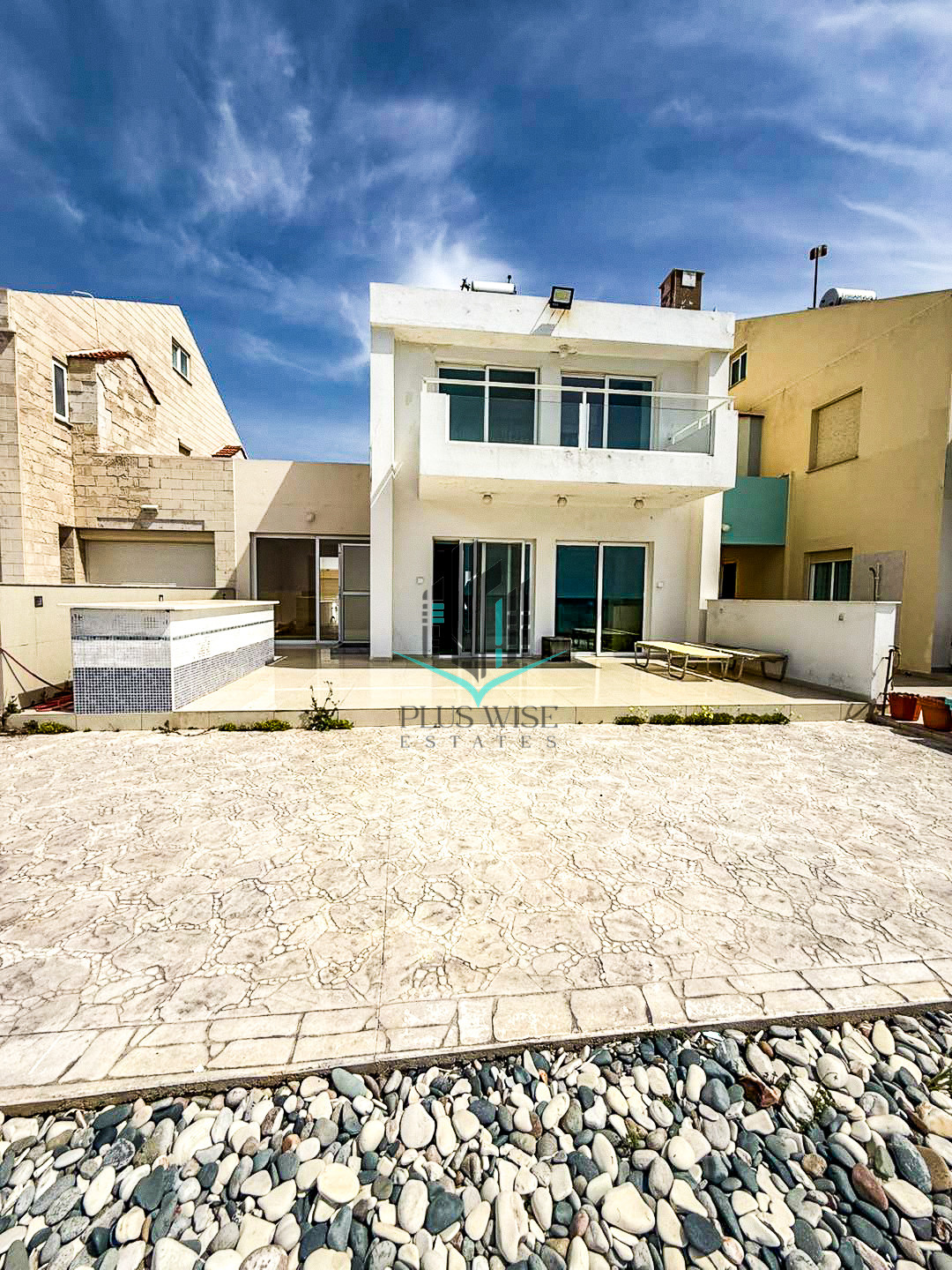 Villa in Perivolia - view 1