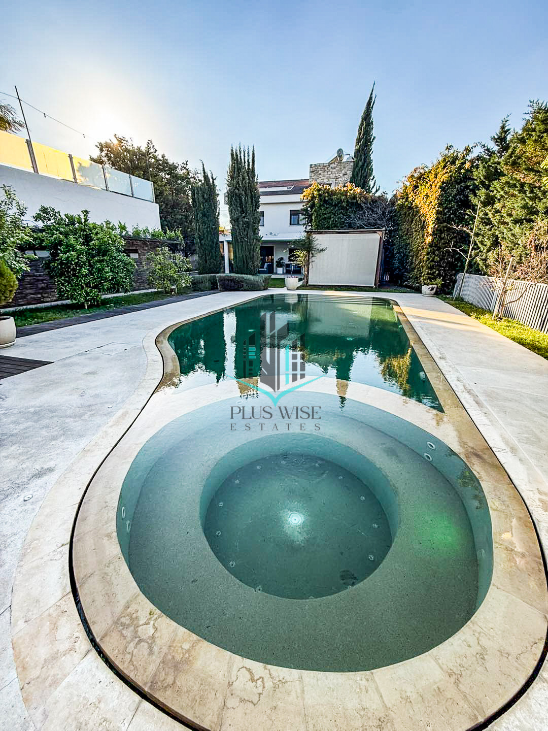 Villa in Apostolos Loukas - Image 4