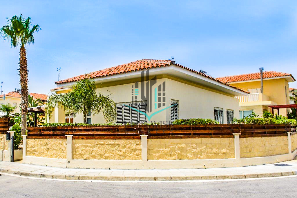 House in Pyla - view 1