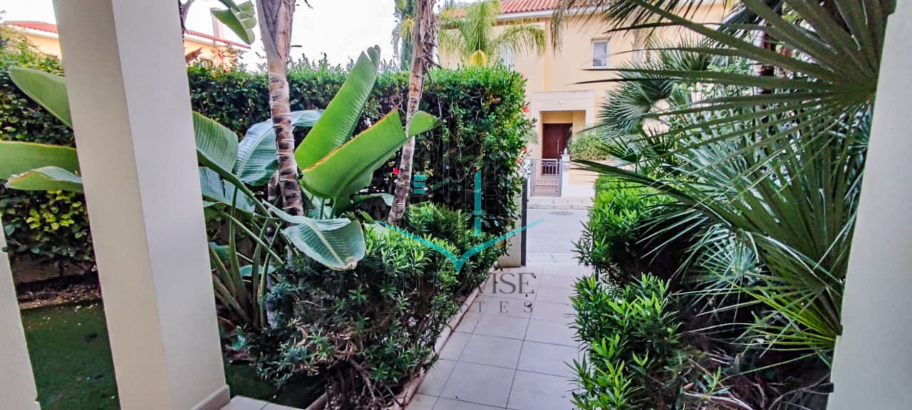 Villa in Pyla - Image 2