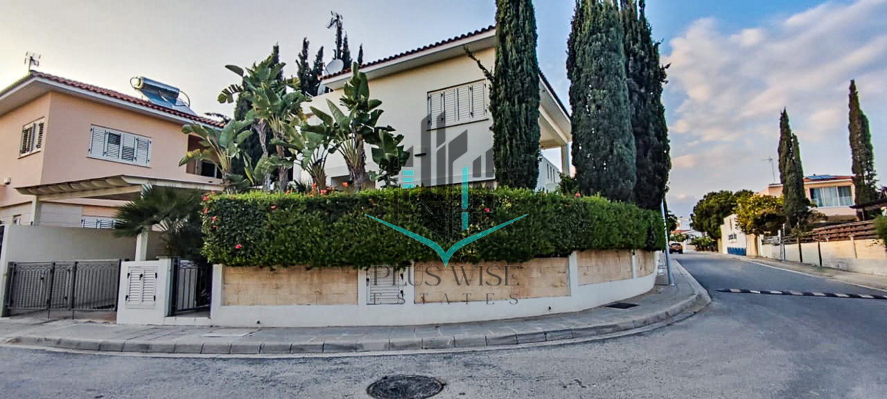 Villa in Pyla - view 1