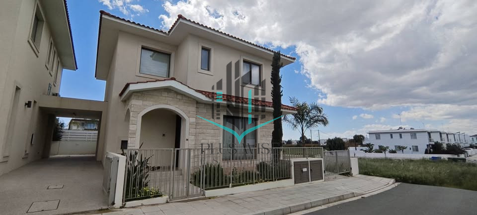 Villa in Livadia (Larnakas) - view 1