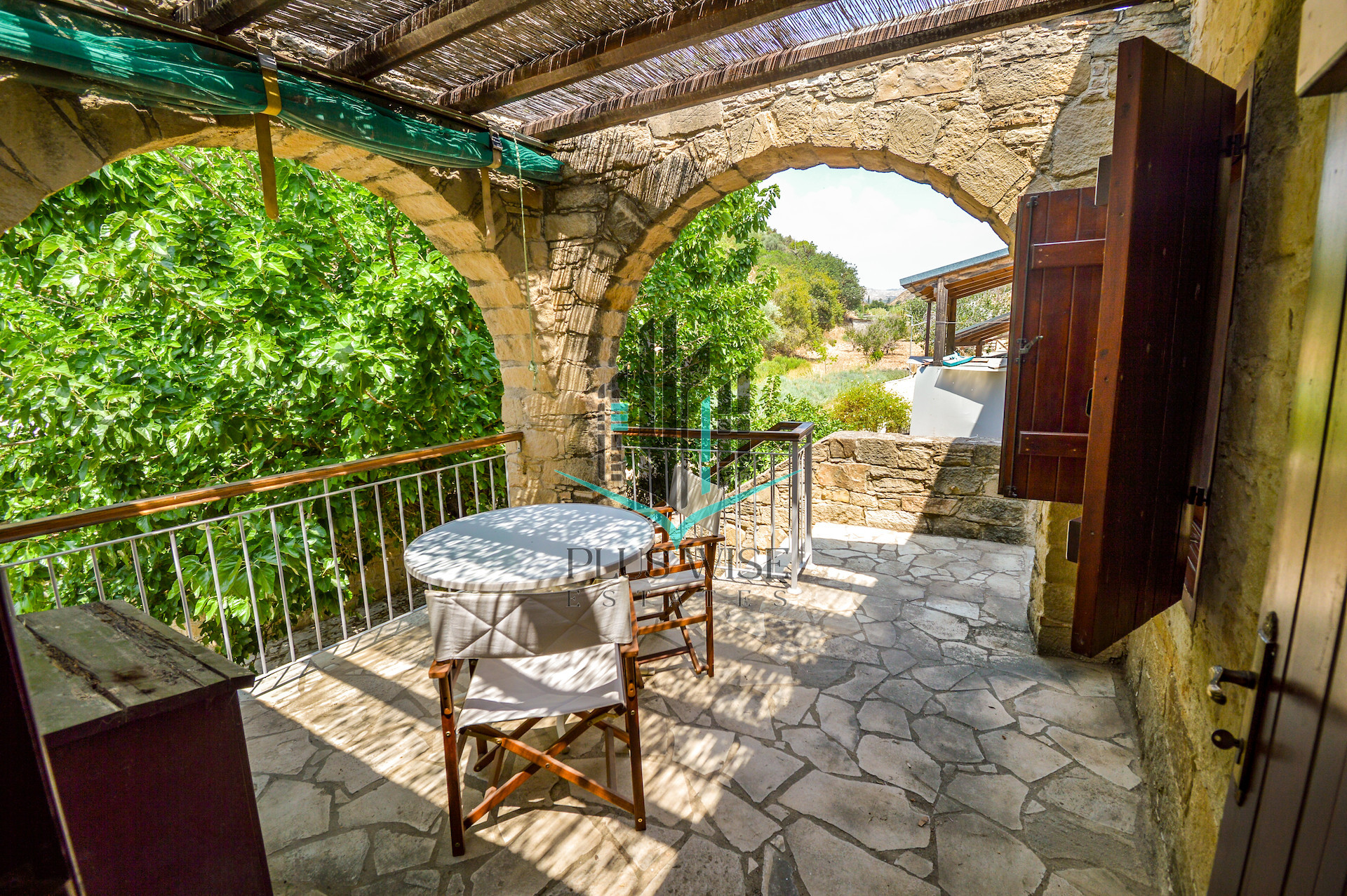 Villa in Tochni - view 1