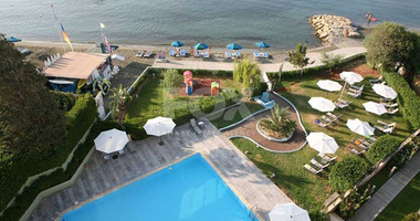 SEAFRONT: 2 Bedroom Apartment Front Line Sea View Apartment On The Sea Front