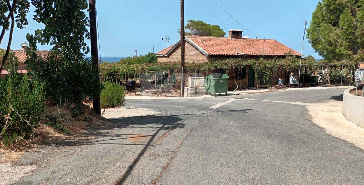 Four bedroom semi detached bungalow for Sale,  in Nea Dimmata , Paphos