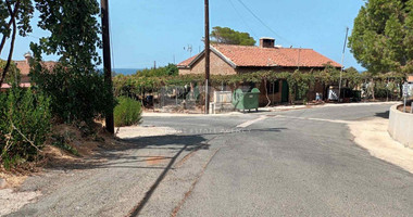 Four bedroom semi detached bungalow for Sale,  in Nea Dimmata , Paphos