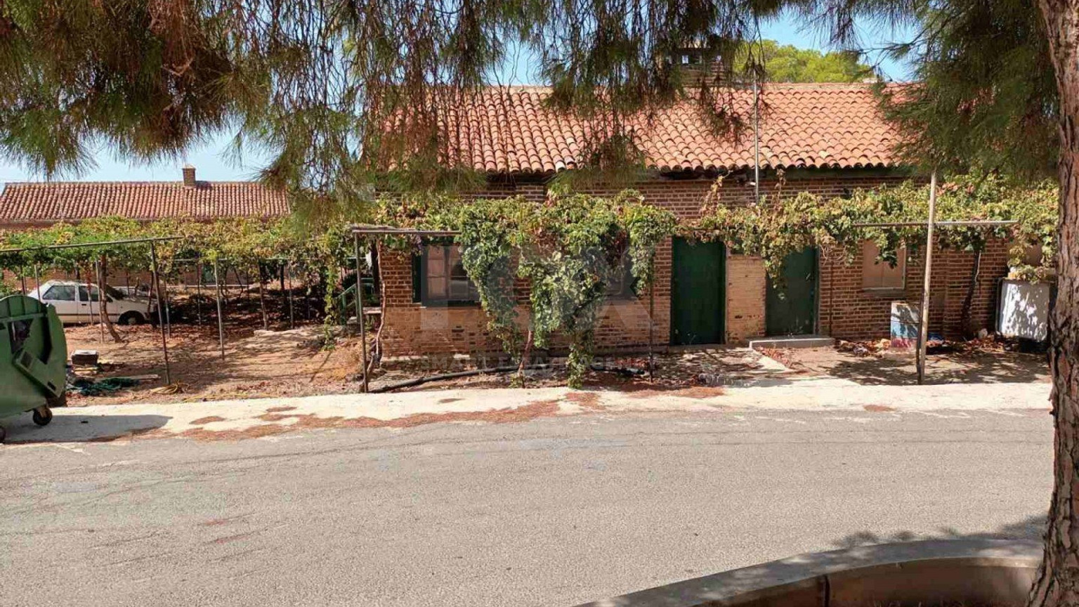 Four bedroom semi detached bungalow for Sale,  in Nea Dimmata , Paphos