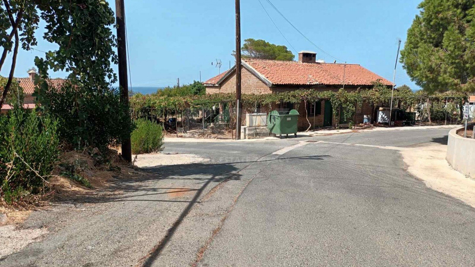 Four bedroom semi detached bungalow for Sale,  in Nea Dimmata , Paphos