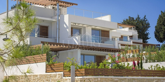 SPECIAL OFFER: Three bedroom exceptional house In Latchi - Paphos Cyprus