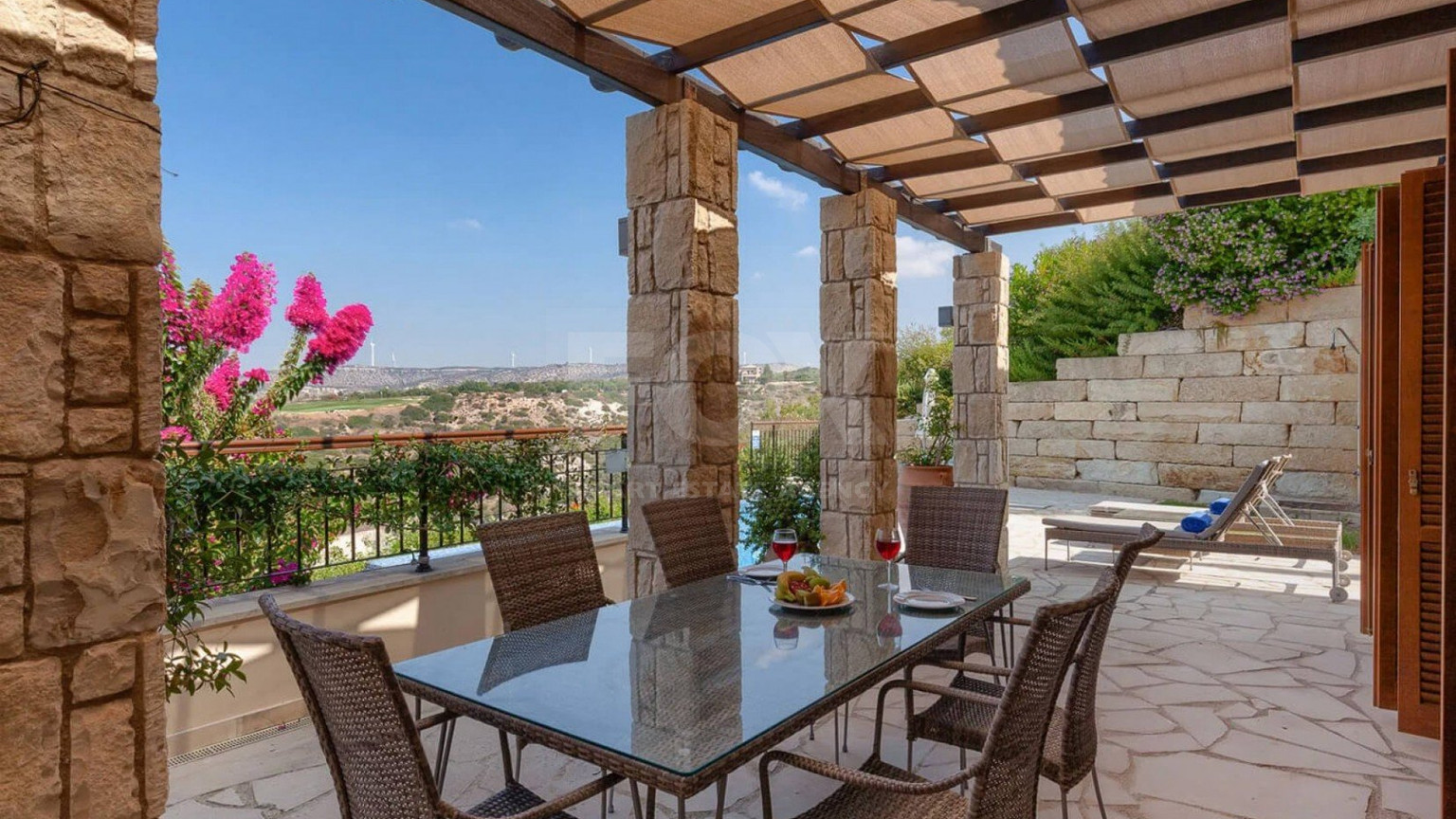 Two Bed House in Aphrodite Hills Paphos