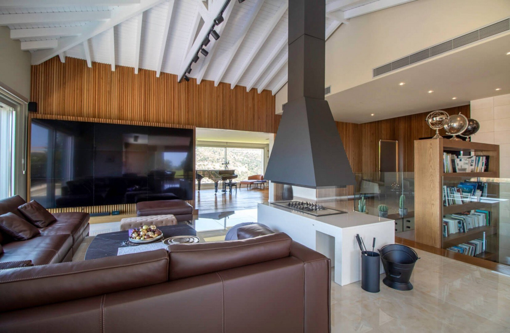 Mieszkanie 4 pokoi 450 m² Kouklia, Cypr