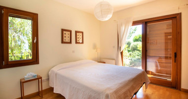 Luxury Sea-View three bedroom Villa for Sale in Aphrodite Hills – Large Plot, Private Pool & Elegant Design