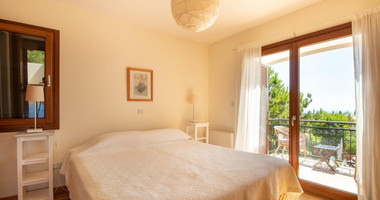 Luxury Sea-View three bedroom Villa for Sale in Aphrodite Hills – Large Plot, Private Pool & Elegant Design