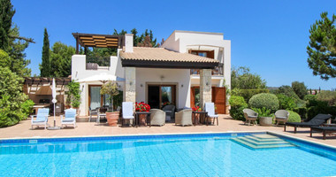 Luxury Sea-View three bedroom Villa for Sale in Aphrodite Hills – Large Plot, Private Pool & Elegant Design
