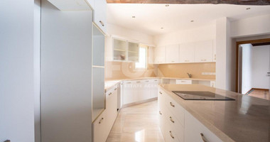 Luxury three Bedroom Villa with Swimming Pool for Sale in Neo Chorio