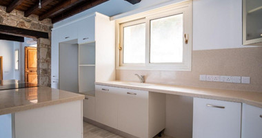 Luxury three Bedroom Villa with Swimming Pool for Sale in Neo Chorio