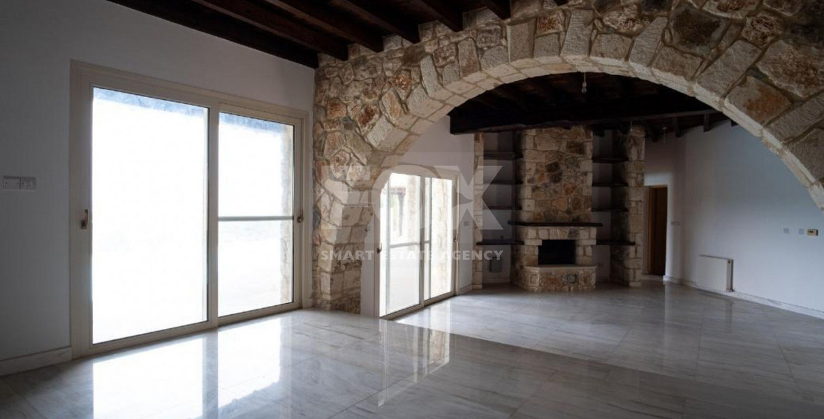 Luxury three Bedroom Villa with Swimming Pool for Sale in Neo Chorio