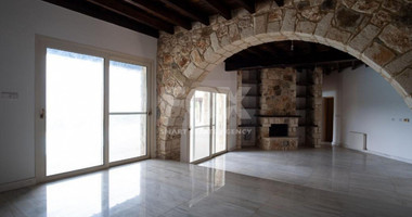 Luxury three Bedroom Villa with Swimming Pool for Sale in Neo Chorio