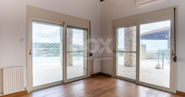 Luxury three Bedroom Villa with Swimming Pool for Sale in Neo Chorio